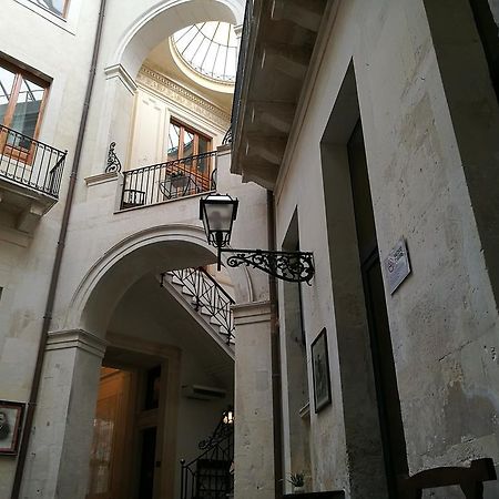 Отель Palazzo Giaraca Сиракузы Экстерьер фото
