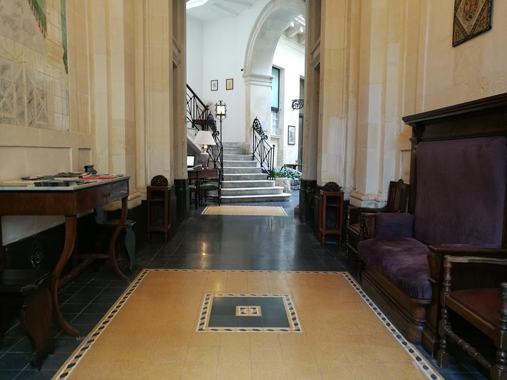 Отель Palazzo Giaraca Сиракузы Экстерьер фото