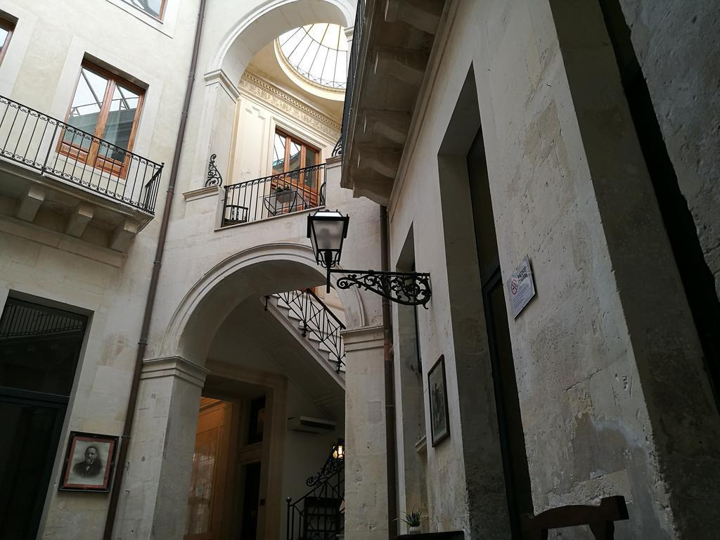 Отель Palazzo Giaraca Сиракузы Экстерьер фото